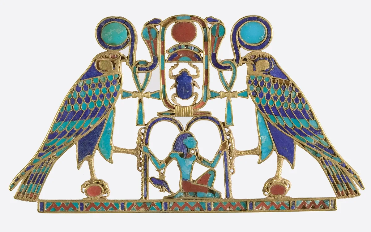 Detailaufnahme der Cloisonné-Einlagen des Sithathorjunet-Pektorals